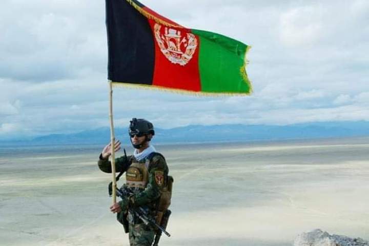 دو جنگجوی طالبان زیر پرچم افغانستان کشته شدند