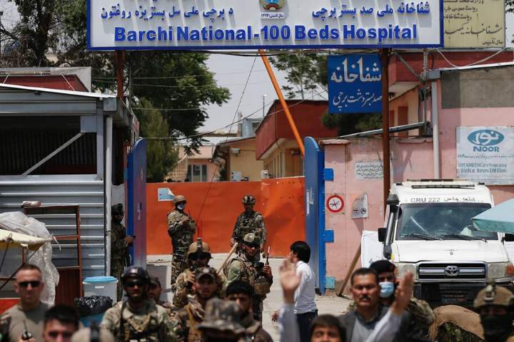 شهروندان غرب کابل بار دیگر خواستار ادامه فعالیت داکتران بدون مرز در شفاخانه دشت برچی شدند