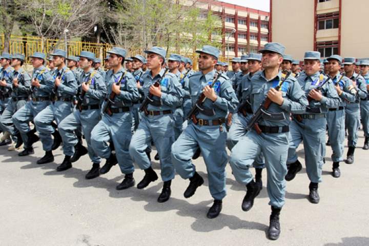 وزارت داخله: از استخدام افراد کمتر از  18 سال در صفوف پولیس ملی جلوگیری می شود