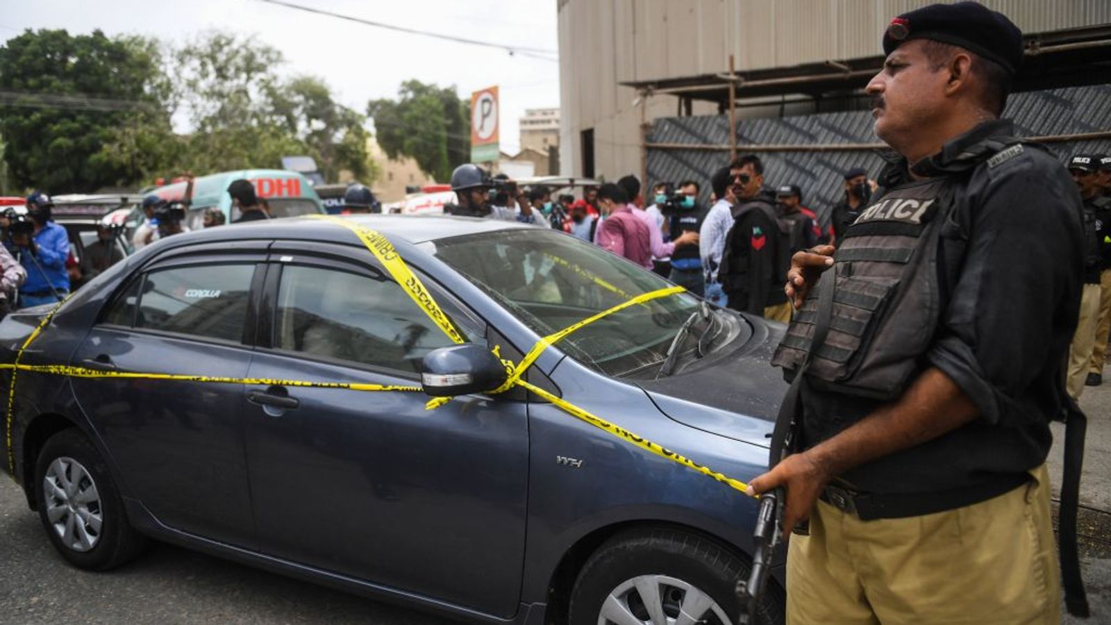 Gunmen open fire at Pakistan stock exchange