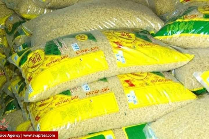 کمک‌های غذایی قزاقستان با گذشت 15روز همچنان در بندر حیرتان متوقف است