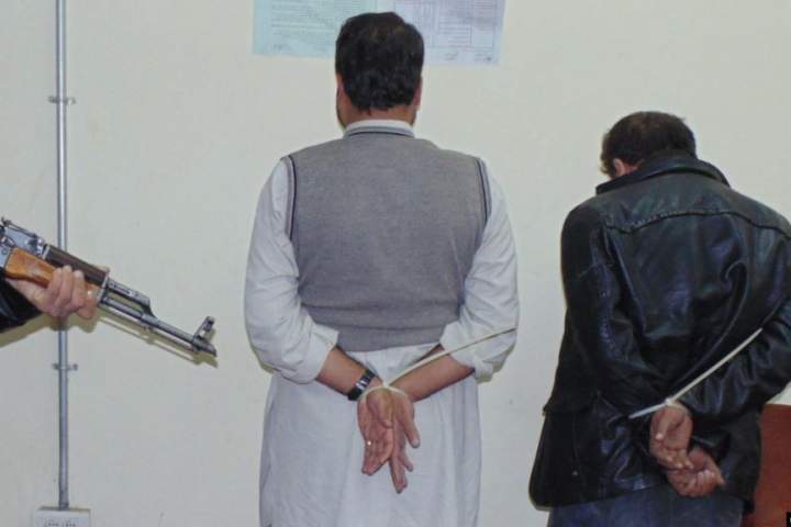 پولیس کابل بیش از دو هزار تابلیت "کا" و 11 کیلو شیشه را کشف و ضبط کرده است