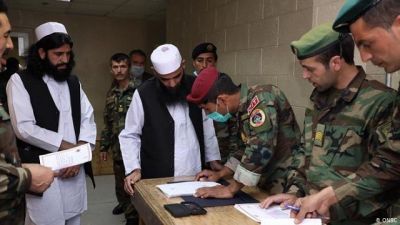افغان دولت تیرو څو ورځو کې د طالبانو ۱۸۰ بندیان ازاد کړي