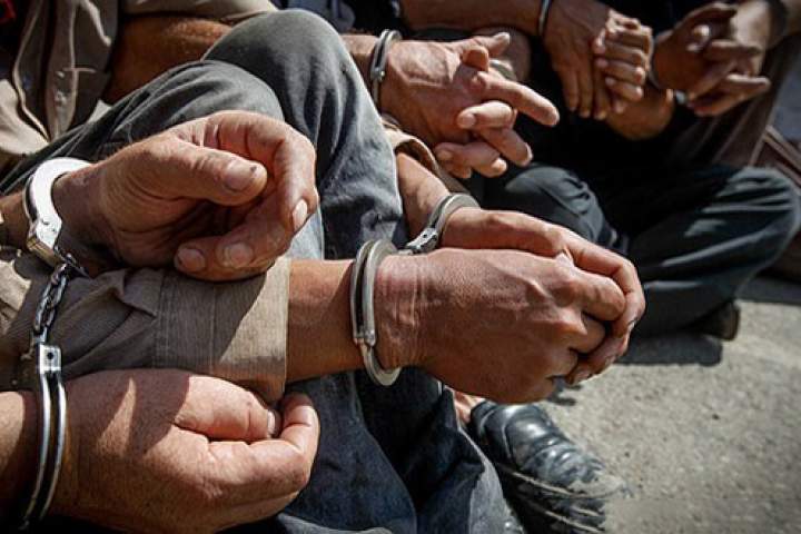 پنج تن در پیوند به دزدی و قاچاق مواد مخدر از کابل، کندز و تخار بازداشت شدند