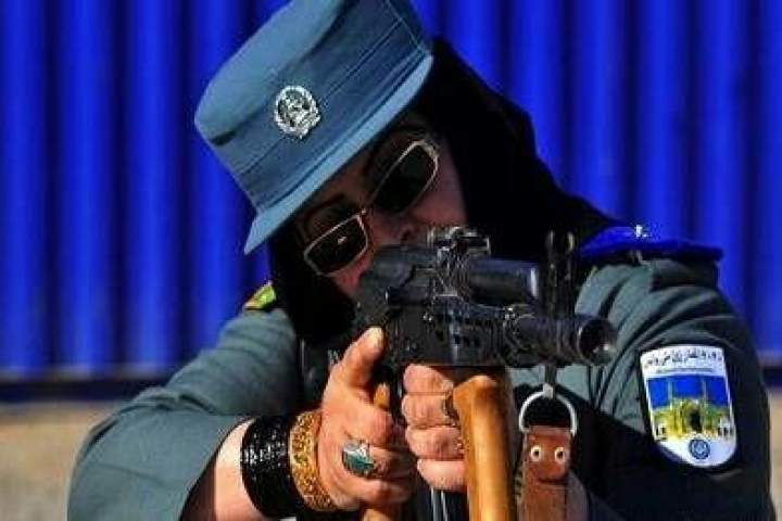 یک پولیس زن در قندوز توسط طالبان تیرباران شد