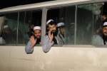 وجود 28 زندانی خارجی در میان چهارصد زندانی طالبان/ داکتر عبدالله چرا حضور زندانیان خارجی را انکار کرد؟