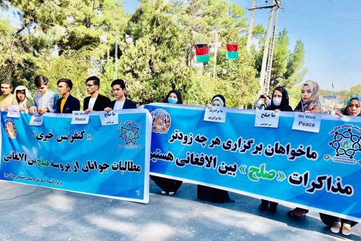 جوانان هراتی خواهان آغاز هر چه زودتر مذاکرات بین الافغانی شدند