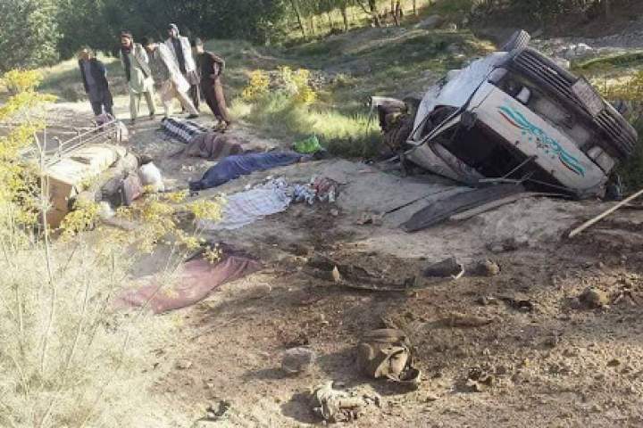 7 فرد ملکی بر اثر انفجار ماین کنار جاده‌ای در غور شهید و زخمی شدند