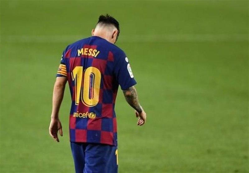 Lionel Messi stays at Barca for one more season