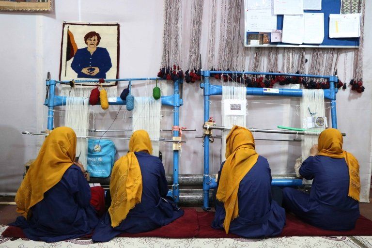 گزارشی از وضعیت صنعت قالی بافی در افغانستان