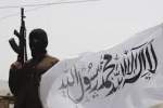 یک فرمانده اسبق حزب اسلامی در بدخشان پرچم طالبان را برافراشت