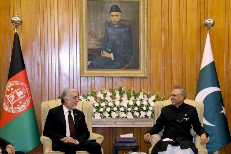 Abdullah Meets Pakistani President, Discusses Afghan Peace