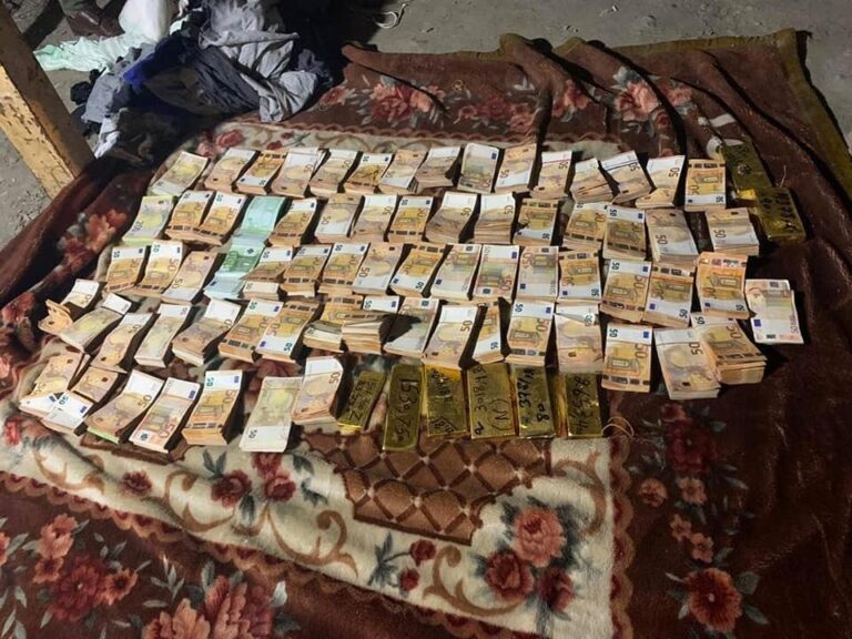 3 Arrested In Kabul For Smuggling Gold Bricks And Foreign Currency