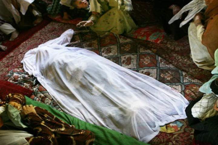 دختری در فراه که برادرانش توسط طالبان کشته شده بودند، خودکشی کرد