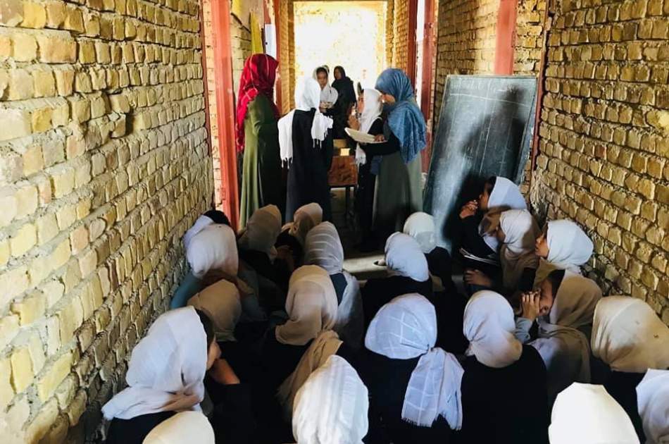 گرمای شدید و نبود امکانات در مکاتب مزار شریف؛ دانش آموزان رنج می‌برند