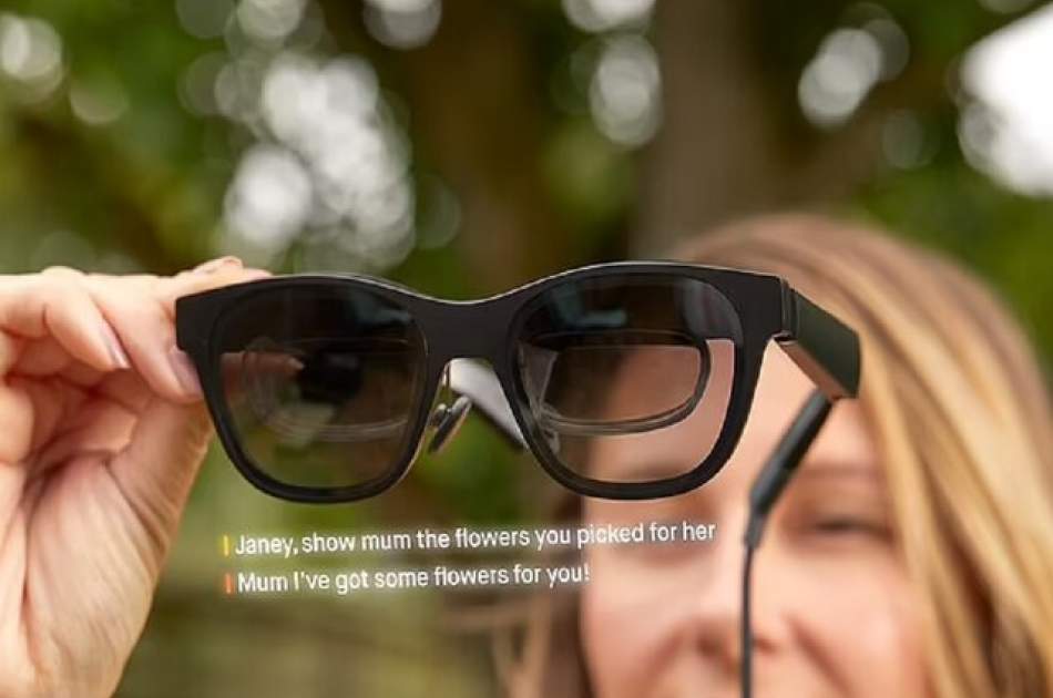 زیرنویس لحظه‌ای مکالمات با یک عینک هوشمند
