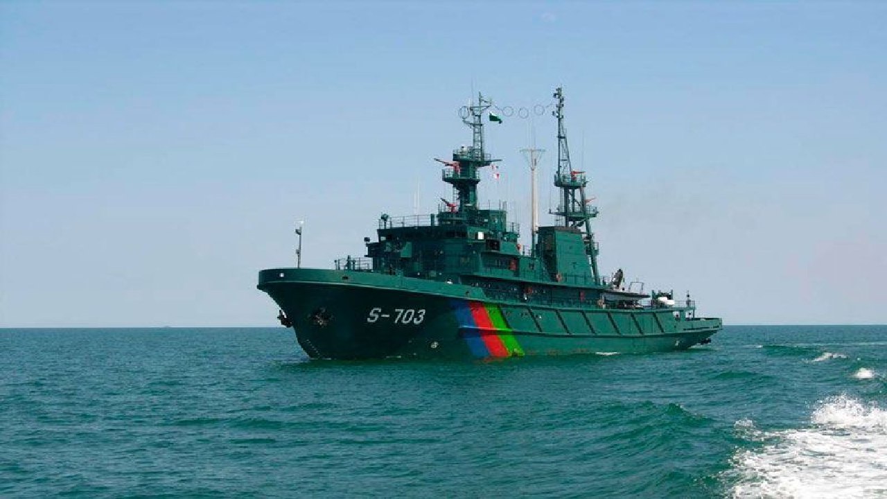 رژه دریایی روسیه با حضور ناوهای جنگی ارتش جمهوری اسلامی ایران آغار شد