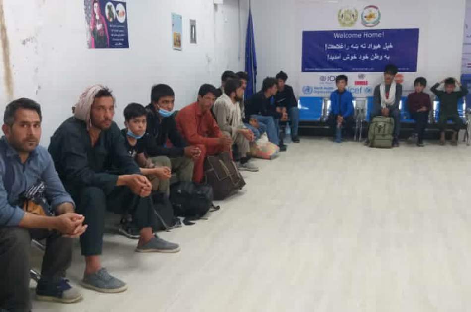 بازگشت بیش از ۲ هزار مهاجر طی ۴ روز از ایران به نیمروز