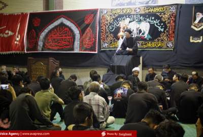 گزارش تصویری/ عزاداری مهاجرین مقیم حسن‌آباد تهران در شب تاسوعای حسینی  