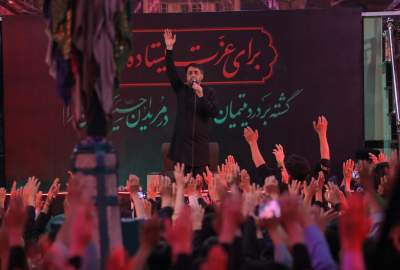 گزارش تصویری/ مراسم عزاداری شب 15 محرم با حضور مداح سرشناس ایرانی در تکیه‌خانه چنداول کابل  