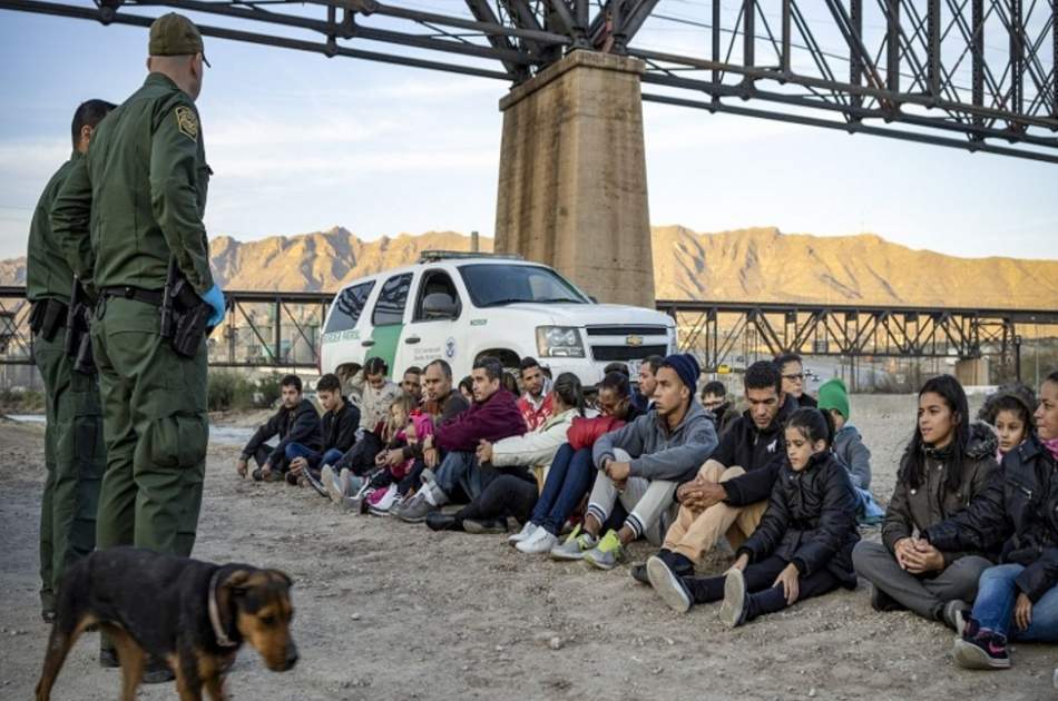 بازداشت 100 مهاجر از سوی نیروهای مرزی امریکا