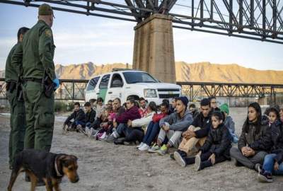 بازداشت 100 مهاجر از سوی نیروهای مرزی امریکا
