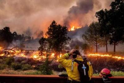 آتش‌سوزی‌ گسترده و مرگ‌بار در کالیفرنیا و گرمای بی‌سابقه در هفت ایالت امریکا