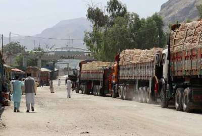 پاکستان از افزایش تعرفه گمرکی بر واردات میوه از افغانستان منصرف شد