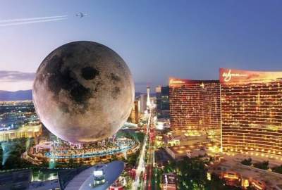 The UAE is planning to build the "Moon of Dubai" project