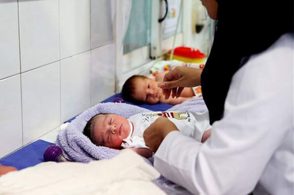 نوزادان مهاجرین تا ۲۸ روز بعد از تولد از بیمه سلامت مادر بهره‌مند خواهند شد