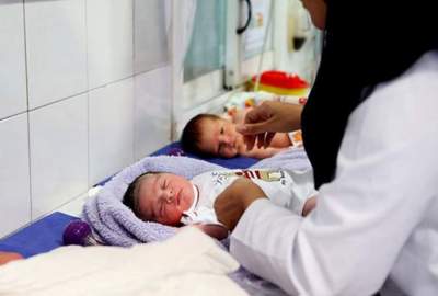 نوزادان مهاجرین تا ۲۸ روز بعد از تولد از بیمه سلامت مادر بهره‌مند خواهند شد