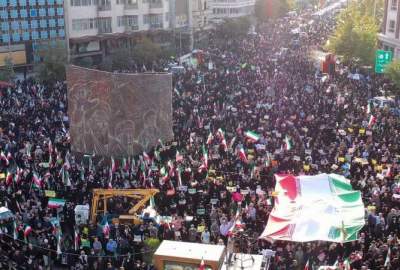 اجتماع بزرگ «امت رسول الله» در تهران برگزار شد/ راز دشمنی زنجیره‌ای دشمنان این است که استکبار جهانی از این انقلاب پی‌درپی سیلی خورده است  