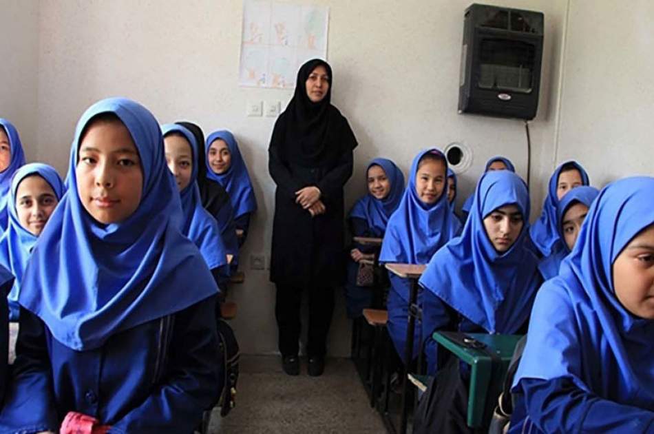 آمادگی ایران جهت ثبت‌نام 24 هزار دانش‌آموز مهاجر افغانستانی/ جمهوری اسلامی نمی‌گذارد دانش‌آموزان مهاجر به بازماندگان‌ از تحصیل تبدیل شوند