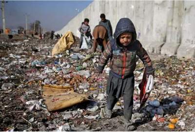 کودکان بار اوضاع نابسامان افغانستان را به دوش می‌کشند