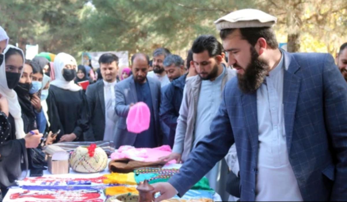 برگزاری نمایشگاه صنایع دستی دختران در دانشگاه بدخشان
