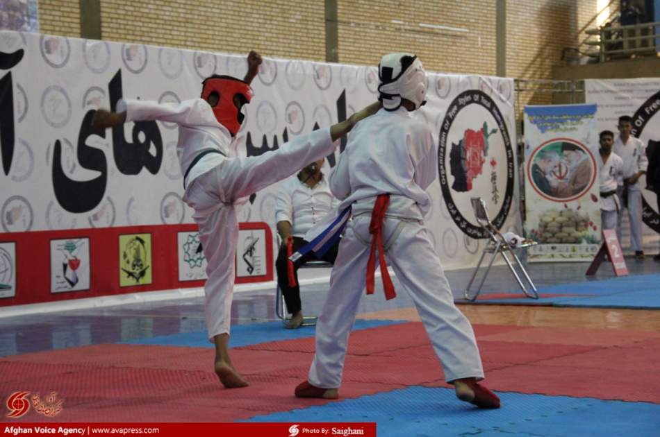 رقابت‌های نفس‌گیر در چهارمین دوره مسابقات سراسری کاراته آزاد مهاجرین در ایران/ تیم قرچک تهران قهرمان شد