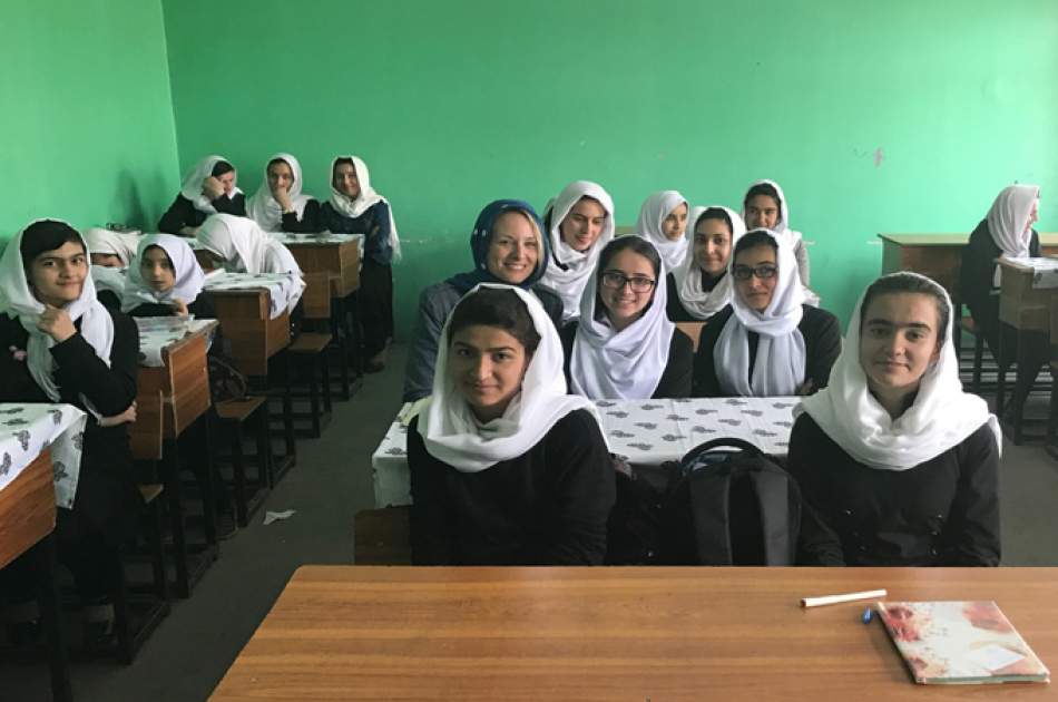 تركيز علماء الدين على إعادة فتح مدارس البنات في أفغانستان