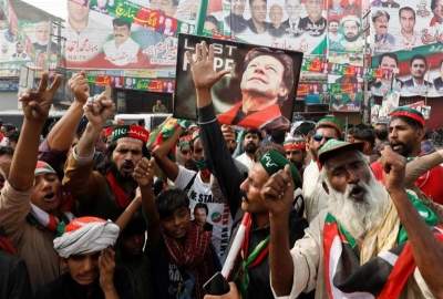 ادامه اعتراضات در پاکستان؛ حامیان عمران خان شماری از جاده‌های پایتخت را مسدود کردند