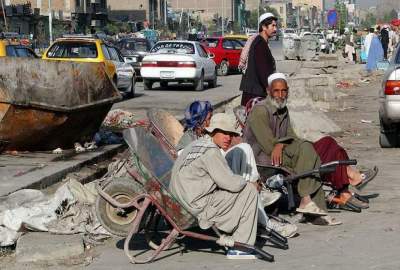 خبراء: عدم اعتراف امارة افغانستان الاسلامیة من قبل دول العالم؛ أدى إلى زيادة البطالة فی البلد
