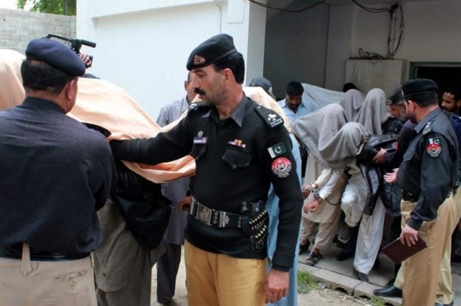 ادامه برخورد پاکستان با پناهجویان افغان؛ ۱۲۲ نفر دیگر بازداشت شدند
