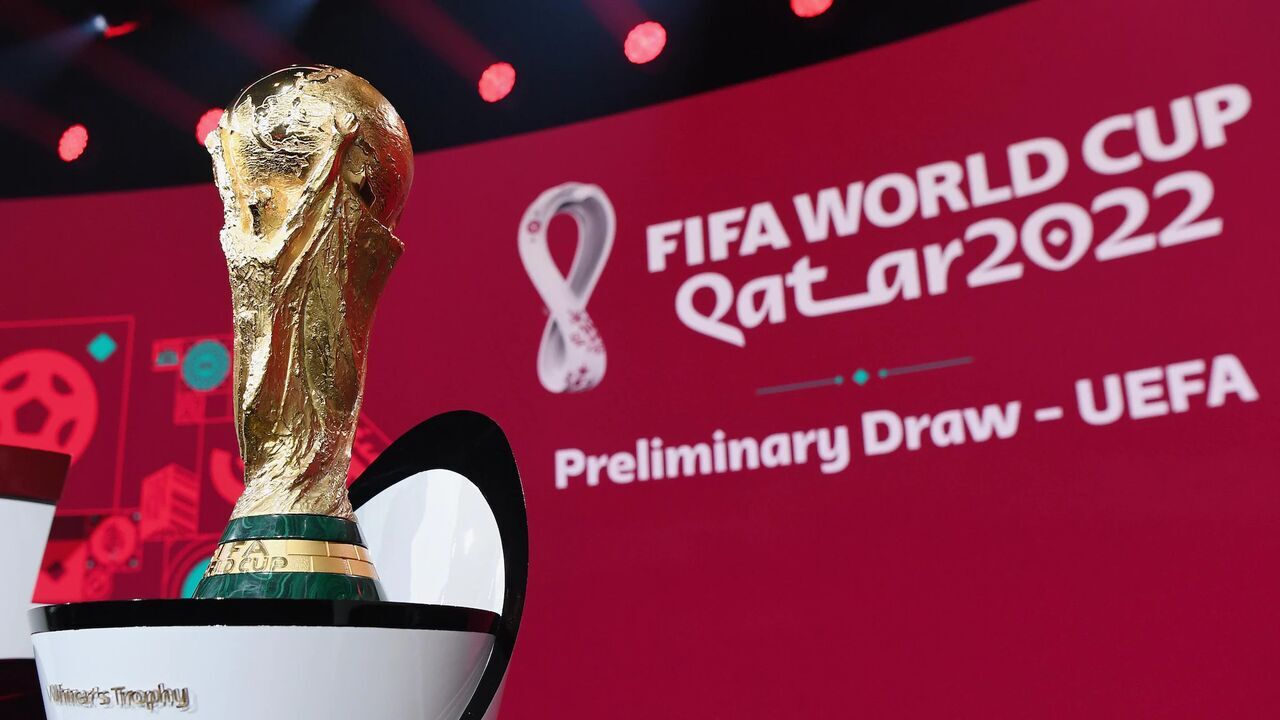 کاپ جام جهانی فوتبال وارد قطر شد