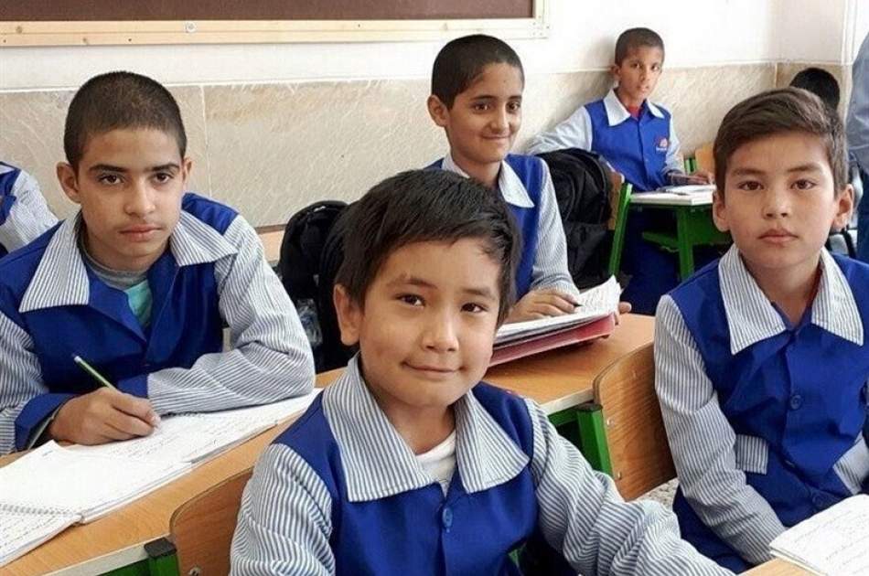 ایران سالانه 4 هزار 500 میلیارد تومان برای تأمین حقوق معلمان اتباع دانش آموز هزینه می‌کند