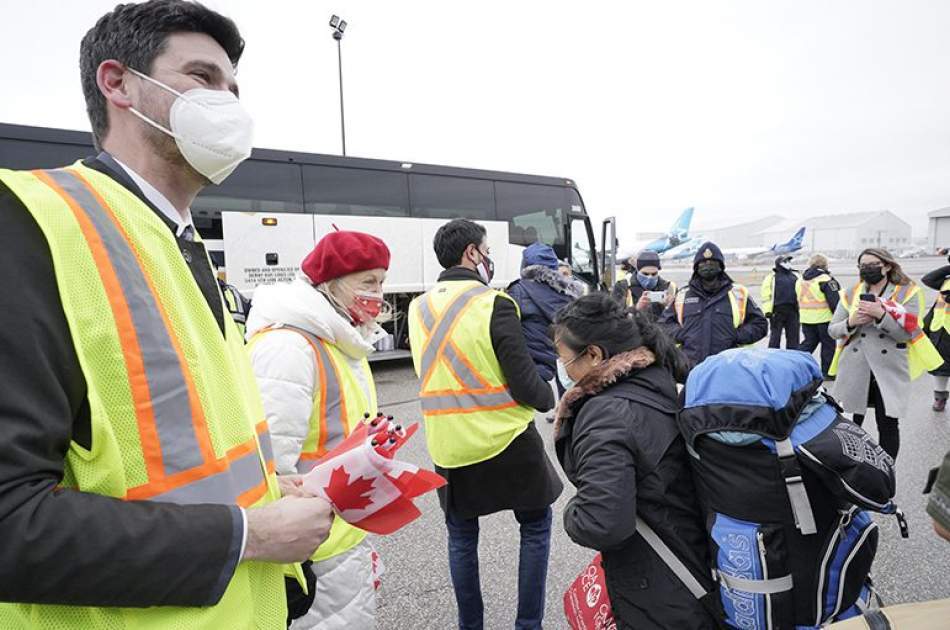 کانادا 324 پناهجوی افغان را از پاکستان منتقل کرد
