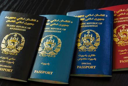 لحظه شماری شهروندان غزنی برای شروع توزیع پاسپورت
