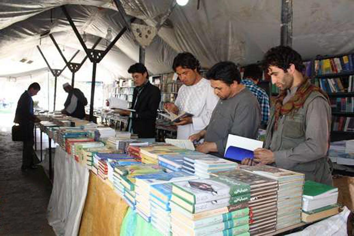 افزایش متقاضیان کتب دینی در شهر مزارشریف