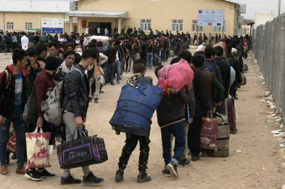 ده‌ها هزار مهاجر افغانستانی در ایران از طریق مرز اسلام قلعه به کشور بازگشته‌اند