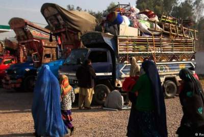 بازگشت مهاجرین به افغانستان؛ والی غزنی: شهروندان در کشور بمانند، مشکلات به زودی حل می‌شوند