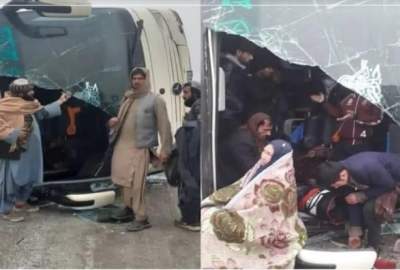 زخمی شدن ۹ تن در اثر واژگونی یک موتر مسافربری در شاهراه کابل-قندهار