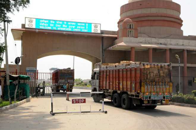 واردات هند از افغانستان ۳۰ درصد کاهش یافته است