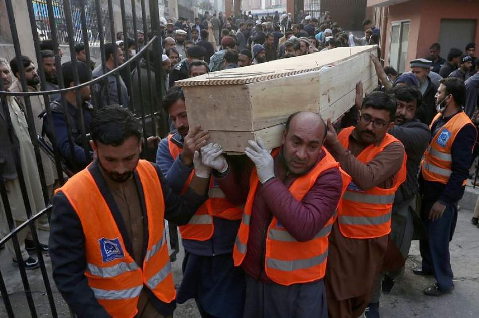 The death toll of the terrorist attack in Peshawar has increased to 33 dead and more than 150 injured